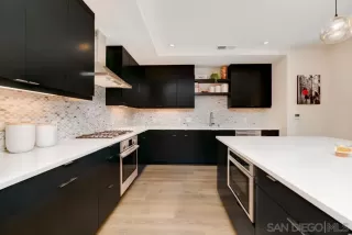 Photo #6: 230008031 Listing