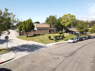 Photo #2: 230008105 Listing 