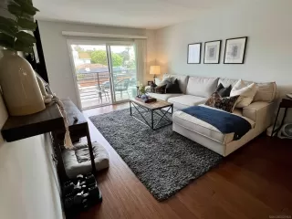 Photo #4: 230008106 Listing