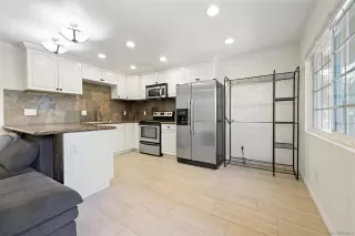 Photo #4: 230008125 Listing