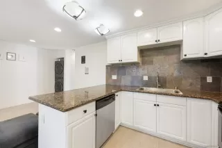 Photo #6: 230008125 Listing