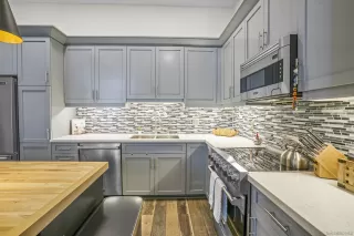 Photo #6: 230008137 Listing