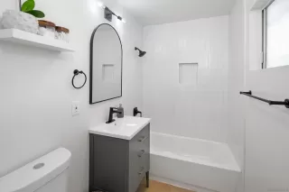 Photo #5: 230008144 Listing