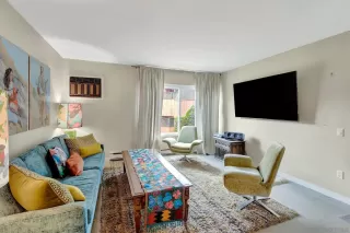 Photo #3: 230008289 Listing