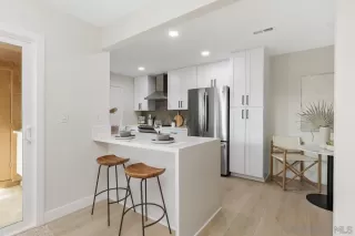 Photo #5: 230008381 Listing