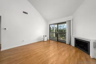 Photo #6: 230008383 Listing