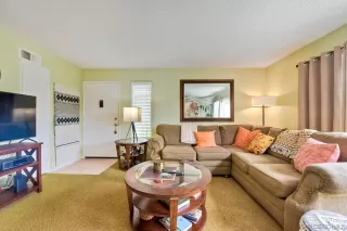 Photo #3: 230008413 Listing