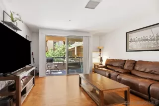 Photo #4: 230008552 Listing