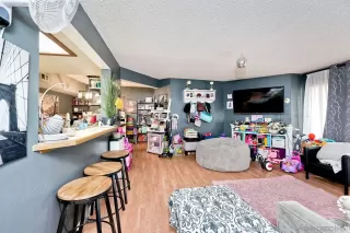 Photo #5: 230008581 Listing