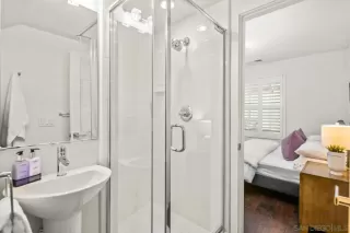 Photo #4: 230008637 Listing