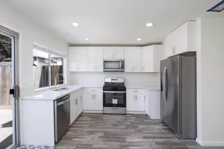 Photo #6: 230008659 Listing