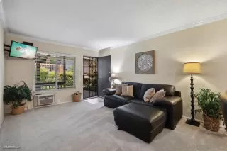 Photo #5: 230008664 Listing