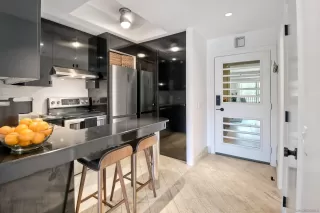 Photo #5: 230008788 Listing