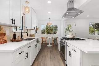 Photo #4: 230008793 Listing