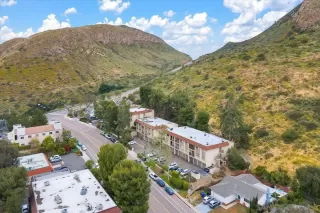 Photo #2: 230008813 Listing