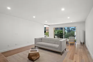 Photo #5: 230008890 Listing