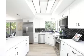 Photo #2: 230008925 Listing