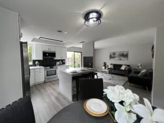 Photo #4: 230008925 Listing