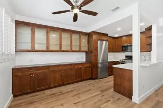 Photo #5: 230008955 Listing