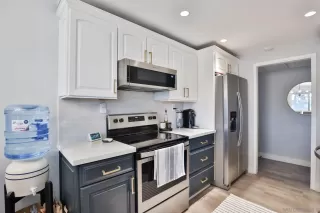 Photo #2: 230009019 Listing