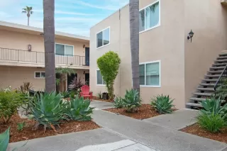 Photo #4: 230009075 Listing