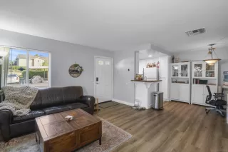 Photo #3: 230009099 Listing