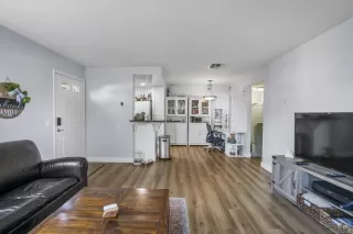 Photo #5: 230009099 Listing