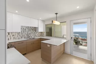 Photo #6: 230009100 Listing