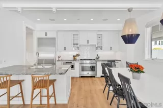 Photo #4: 230009106 Listing