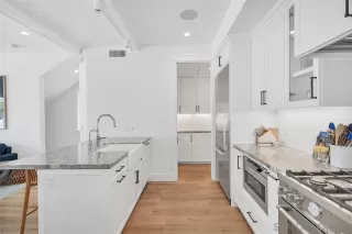 Photo #5: 230009106 Listing