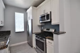 Photo #6: 230009155 Listing