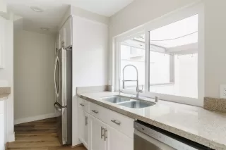 Photo #5: 230009181 Listing