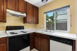 Photo #3: 230009200 Listing