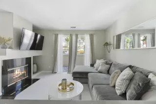 Photo #3: 230009244 Listing