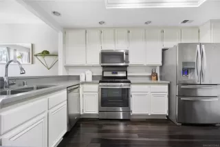 Photo #4: 230009244 Listing