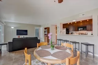 Photo #3: 230009285 Listing 