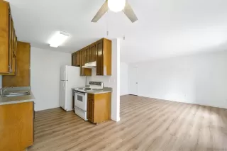 Photo #3: 230009299 Listing 