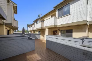 Photo #3: 230009332 Listing