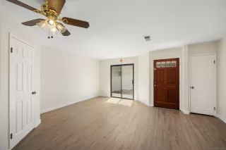 Photo #5: 230009332 Listing