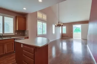 Photo #3: 230009401 Listing