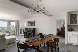 Photo #5: 230009402 Listing