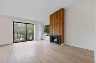 Photo #6: 230009406 Listing