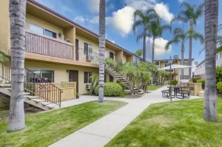 Photo #5: 230009407 Listing