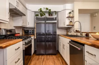 Photo #3: 230009455 Listing