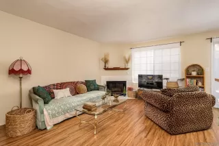 Photo #4: 230009455 Listing