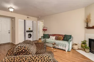 Photo #6: 230009455 Listing