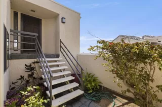 Photo #5: 230009460 Listing