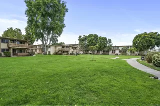 Photo #5: 230009485 Listing