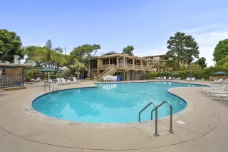 Photo #6: 230009485 Listing