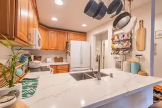 Photo #2: 230009503 Listing